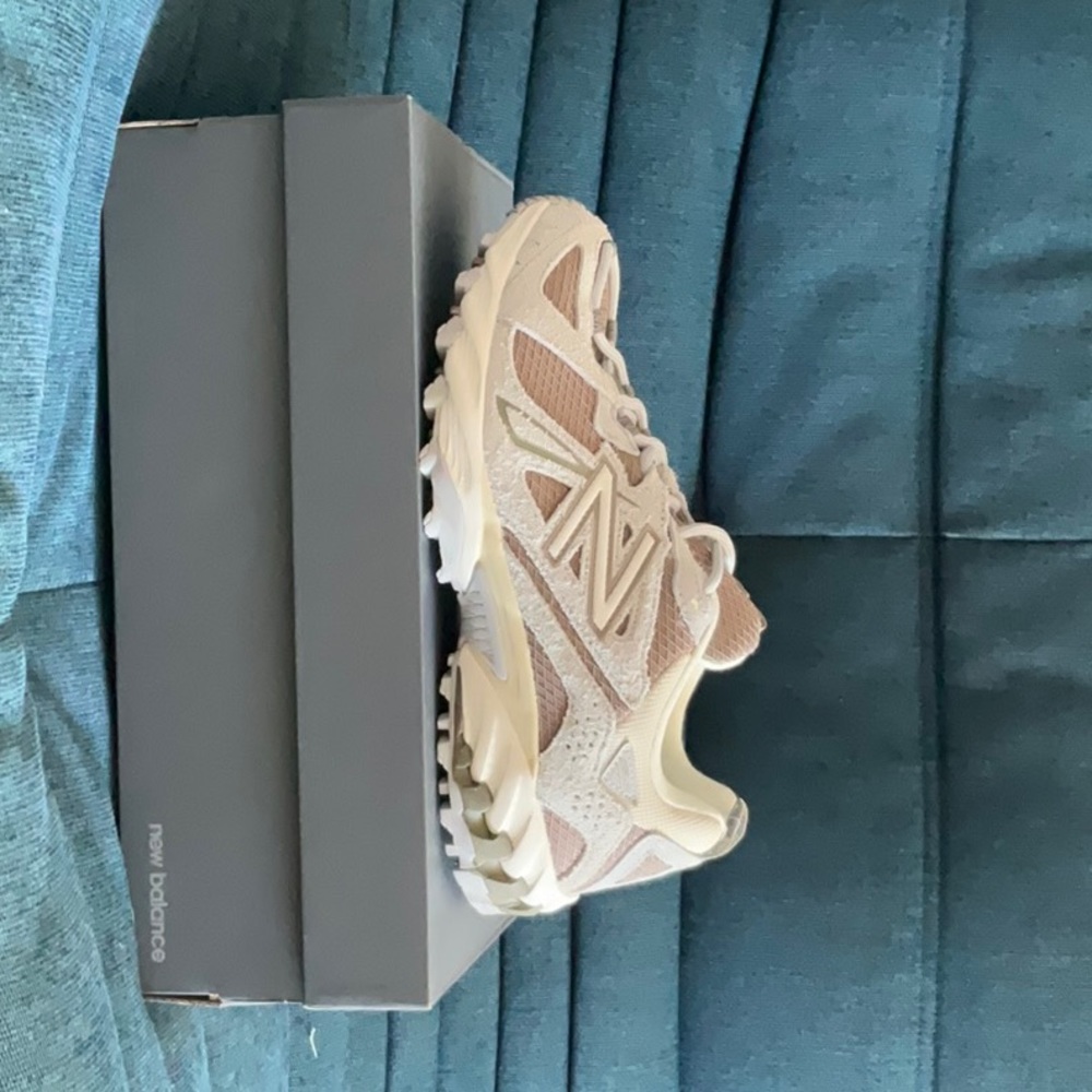 New Balance 610v1